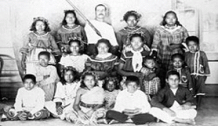 Žemėlapis-Sveino sala-250px-Group_of_young_people_and_children_from_Swains_Island,_American_Samoa.jpg