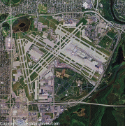 Bản đồ-Sân bay quốc tế Minneapolis−Saint Paul-Minneapolis-airport-aerial-AHLV4103.jpg